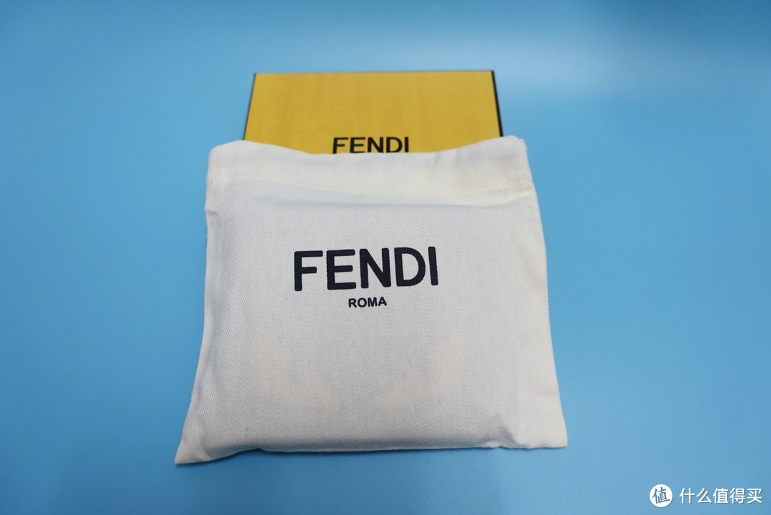 第一个潮品产品：FENDI男士钱包