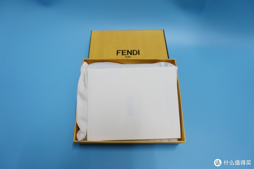 第一个潮品产品：FENDI男士钱包