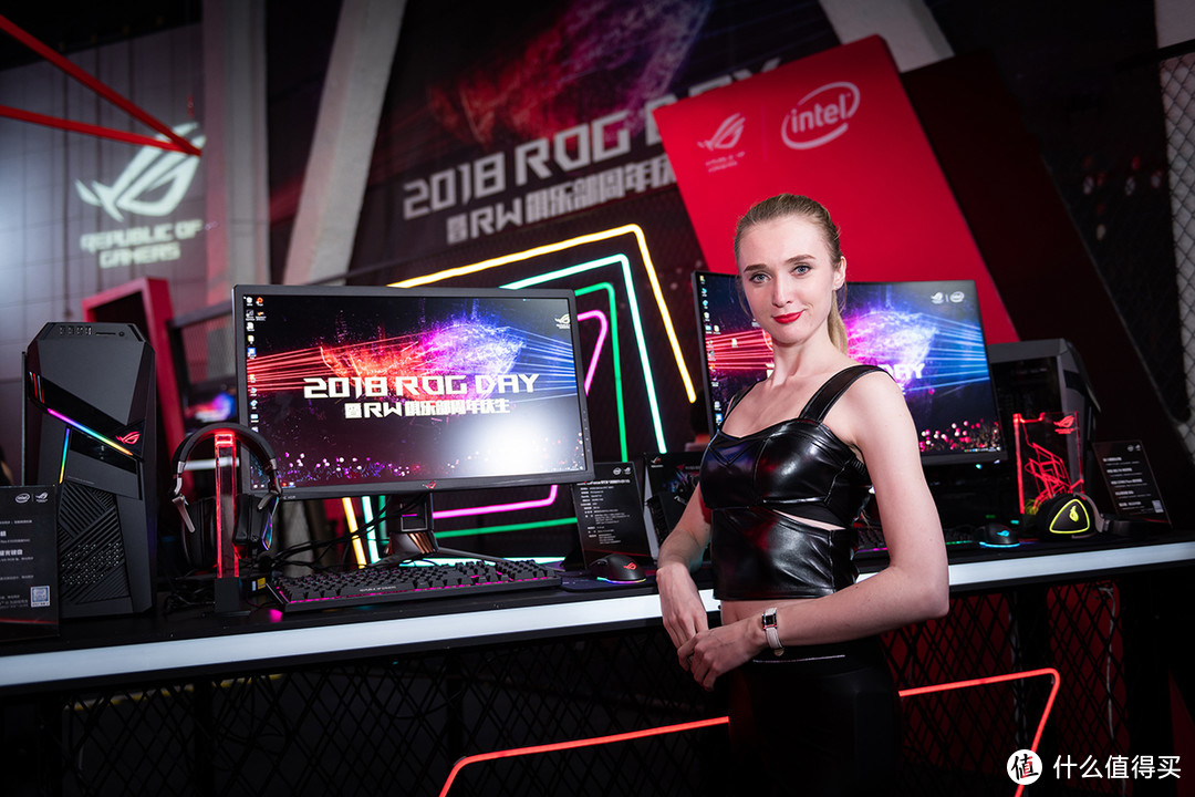 2018 ROG DAY：华硕 ROG MAXIMUS XI APEX 主板首秀