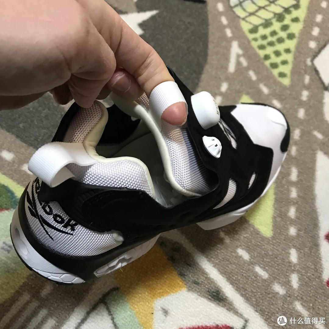 经典永不过时！Reebok PUMP FURY 黑白配色