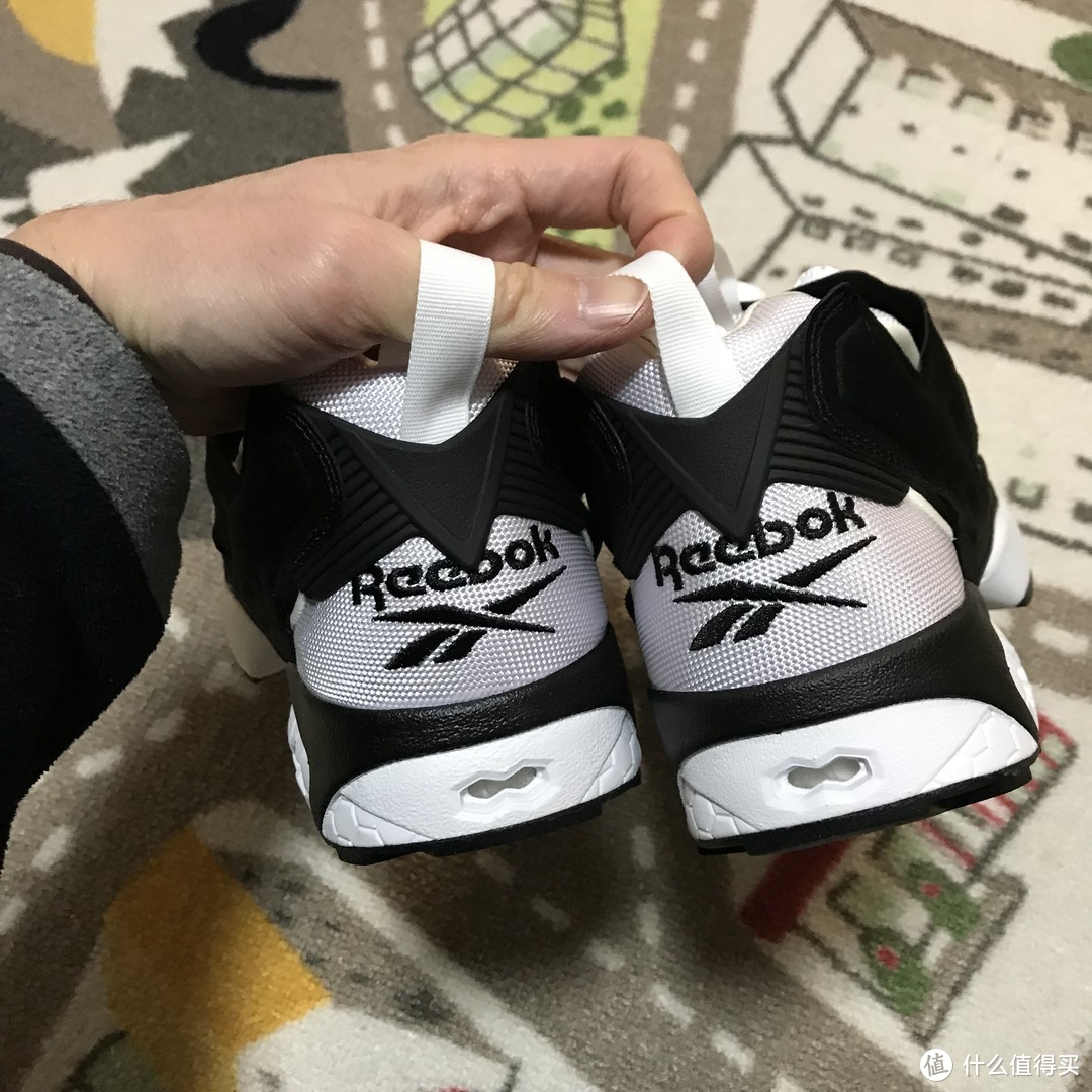 经典永不过时！Reebok PUMP FURY 黑白配色