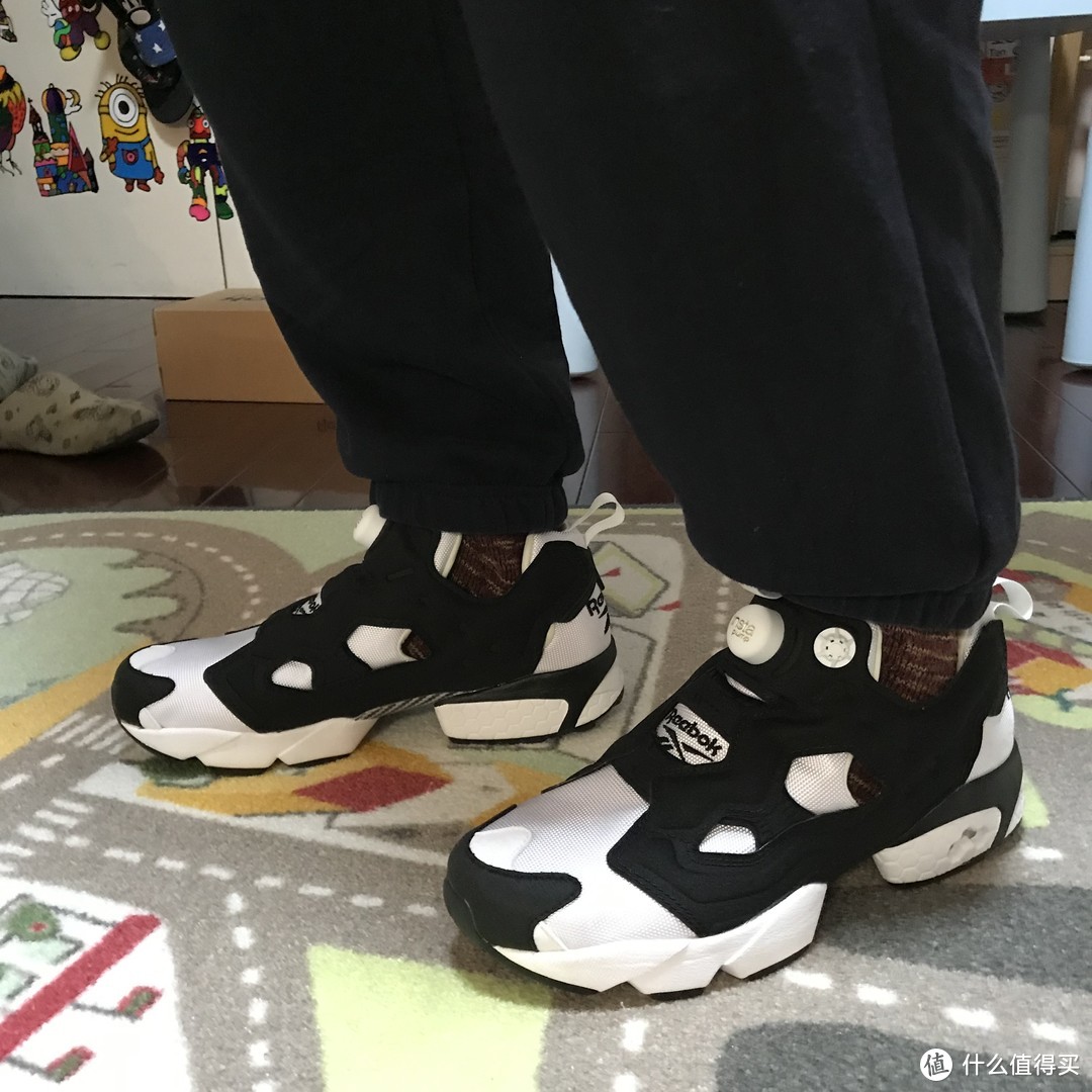 经典永不过时！Reebok PUMP FURY 黑白配色