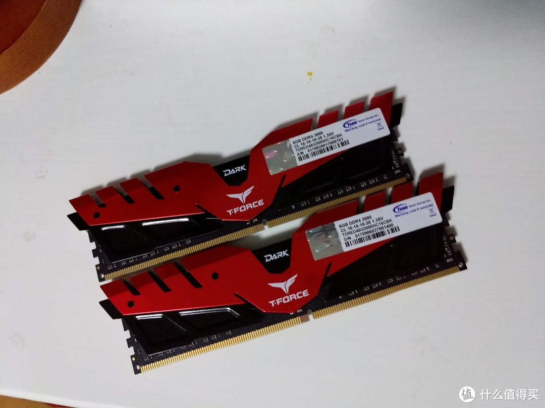 Team 十铨 DELTA RGB系列 DDR4 3000 8G 台式机内存开箱简测