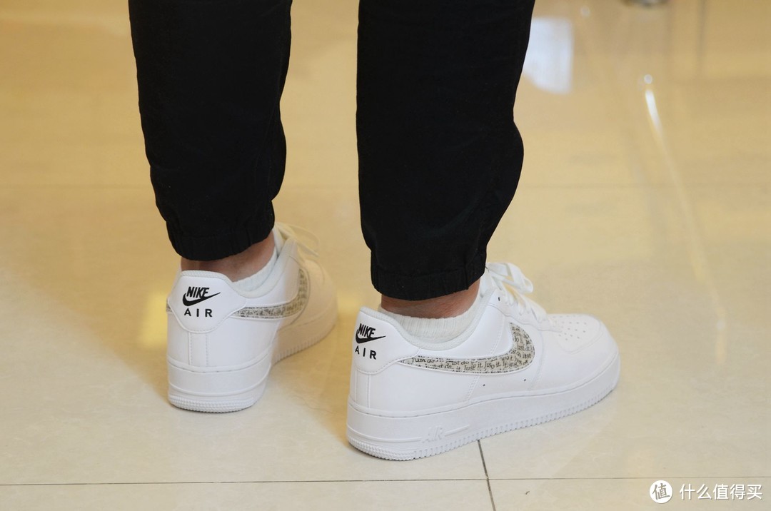 白得不一样，NIKE AIR FORCE 1 JDI简版