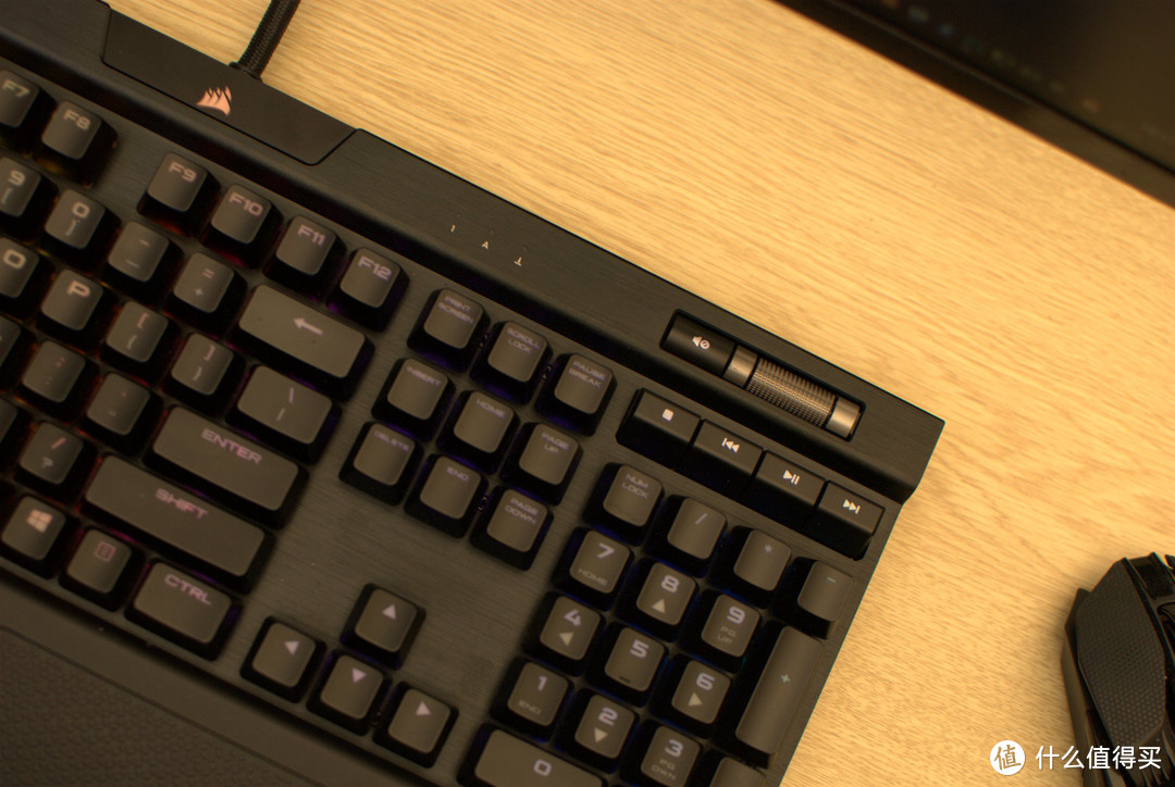 shera爸的拆解评测二十五：海盗船K70 RGB MK.2机械键盘