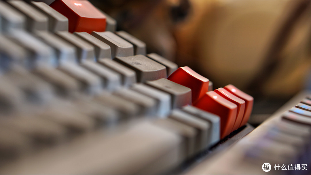 让你的生活充满色彩-“AJAZZ黑爵 AK510 复古球帽 机械键盘”