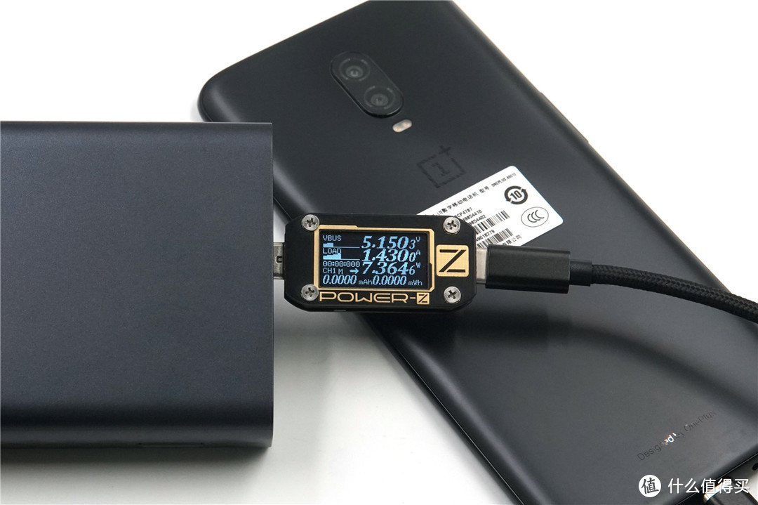 USB-C口支持27W USB PD输出，ZMI紫米 Aura 移动电源QB822开箱评测