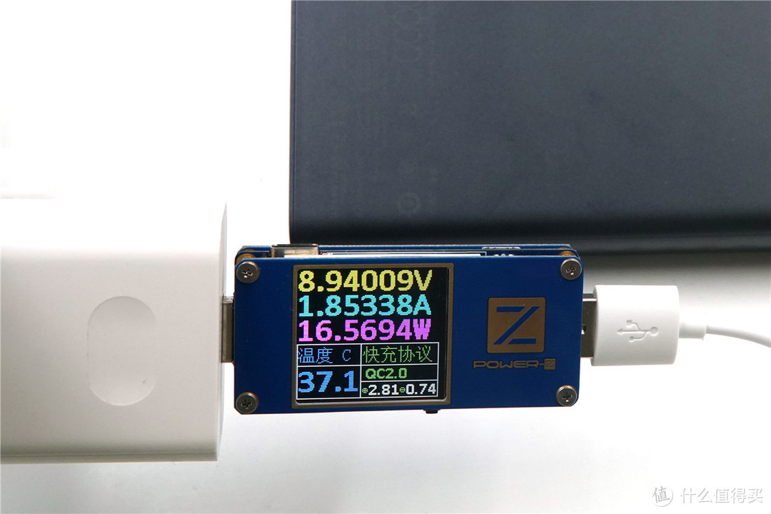 USB-C口支持27W USB PD输出，ZMI紫米 Aura 移动电源QB822开箱评测