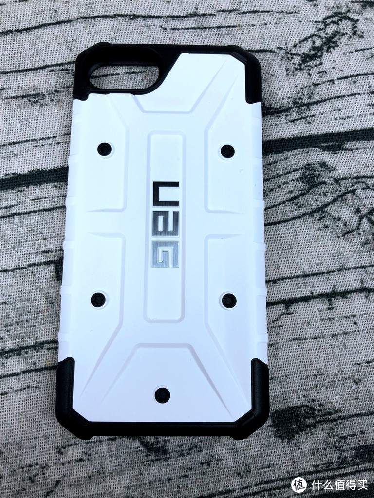 UAG iPhone8/7/6S 通用(4.7英寸屏) 防摔手机壳 探险者系列 开箱简评