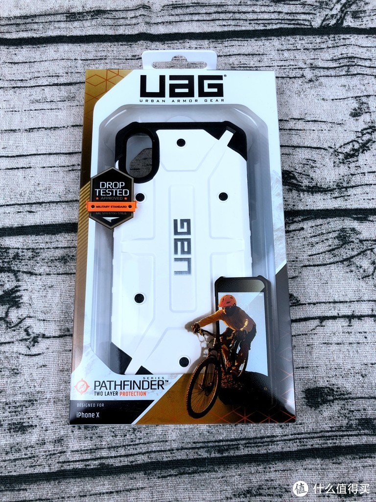 确实装了个X-UAG iPhone Xs/X 防摔手机壳 探险者系列 白色 开箱简评