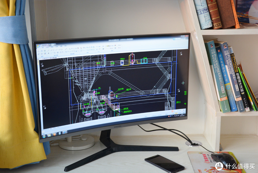 省吃俭用一个月，买了一款三星曲面显示屏
