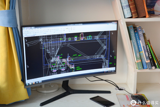 省吃俭用一个月，买了一款三星曲面显示屏
