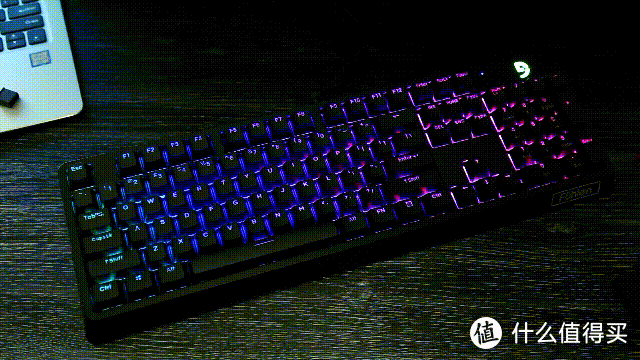 RGB灯光键盘，来自于网络