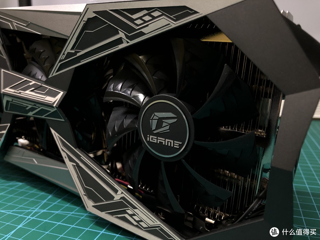 【这是测评】DLSS？光线追踪？我全都要！七彩虹iGame RTX 2080 Vulcan X OC上机体验