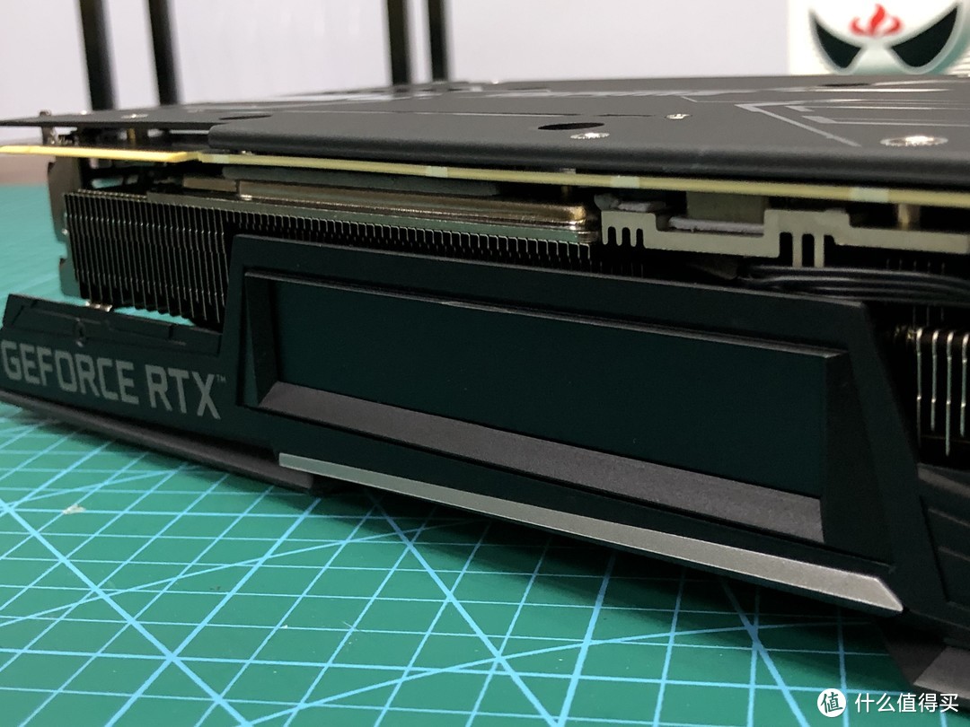 【这是测评】DLSS？光线追踪？我全都要！七彩虹iGame RTX 2080 Vulcan X OC上机体验