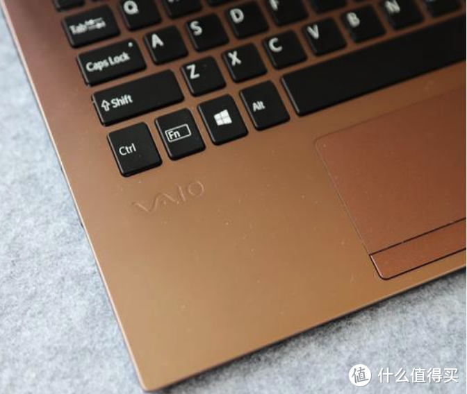 靠情怀支撑 VAIO S11