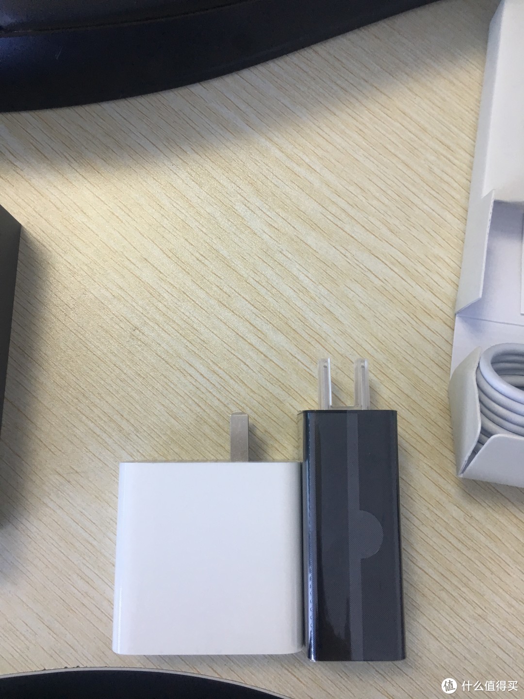 联想thinkplus口红电源与小米USB-C电源适配器（65W）对比评测
