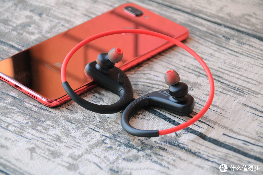耳机的品类各式各样该怎么选？适合自己的才是最重要—dacom Athlete 运动蓝牙耳机