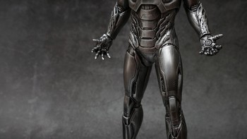 钢铁侠雕像使用体验(喷涂|配色|腹部|背面|腰部)
