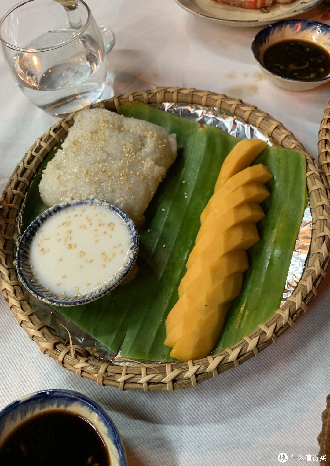 芒果糯米饭，只吃了芒果，感觉泰国的比较好吃一点