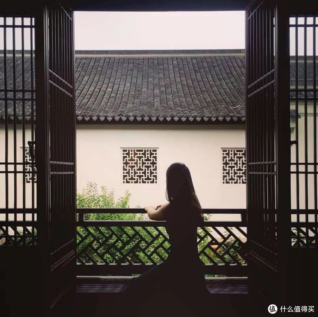 杭州有四季，最味是金沙，推窗即仙境，出门入红尘。