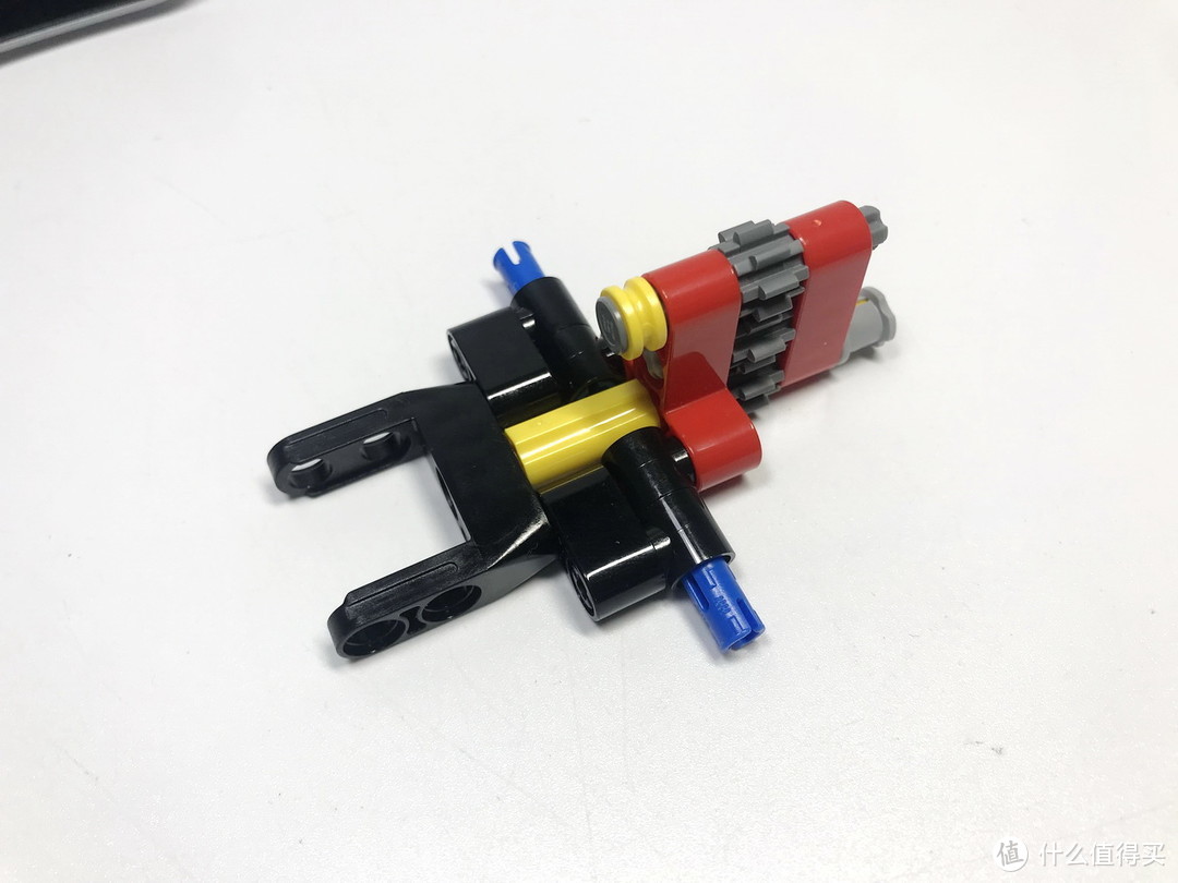 LEGO 乐高 拼拼乐 篇201：2019年科技系列 42089 Power Boat B模式