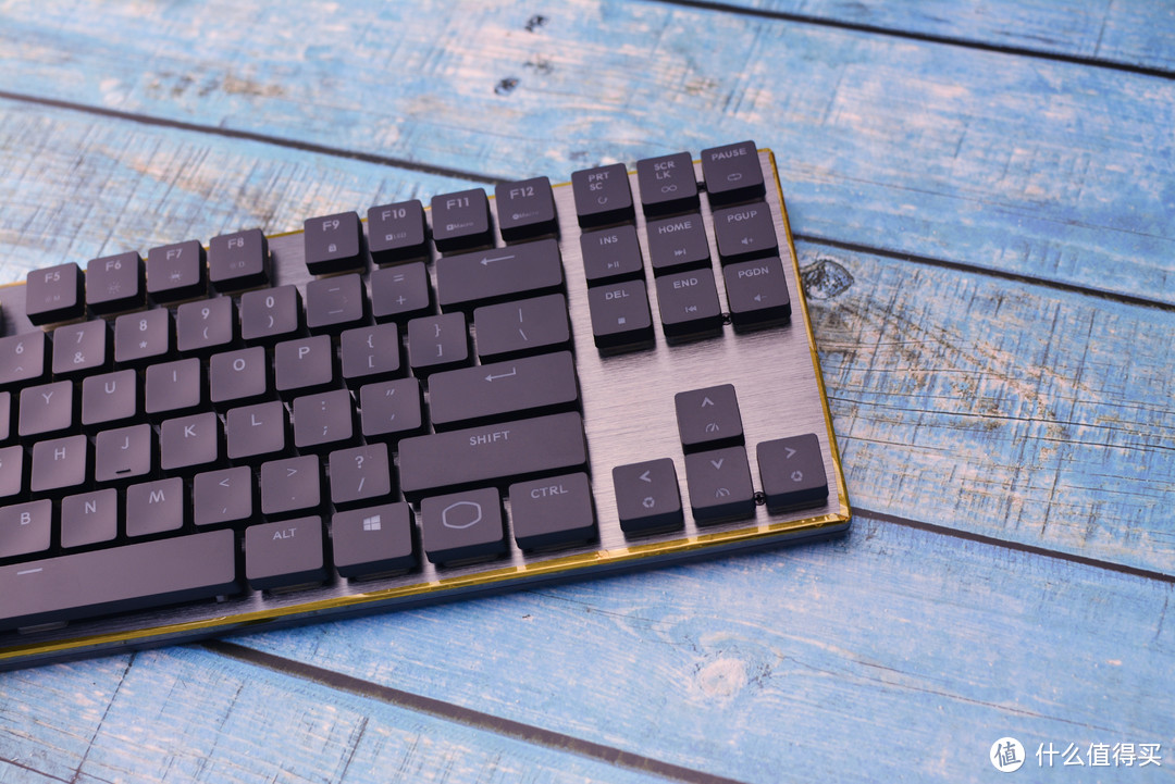 引领潮流——酷冷至尊SK630樱桃矮轴RGB机械键盘