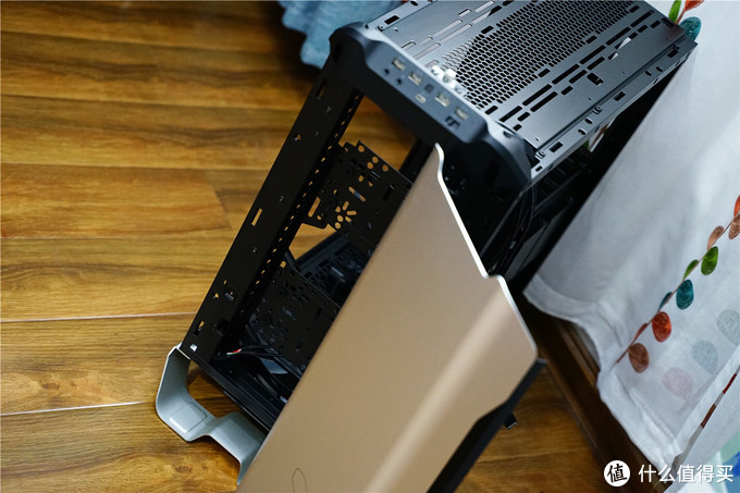 最佳桌面机箱——CoolerMaster 酷冷至尊 SL600M 全塔机箱