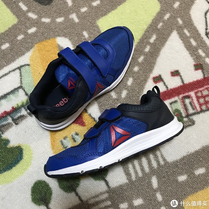 便宜好穿！Reebok ALMOTIO 4.0 儿童低帮跑步鞋