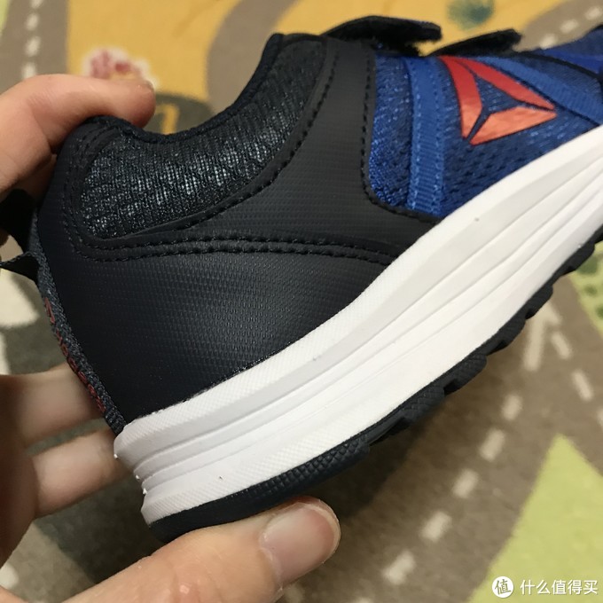 便宜好穿！Reebok ALMOTIO 4.0 儿童低帮跑步鞋