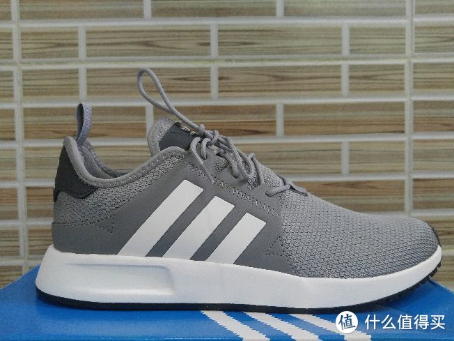 两双adidas三叶草X_PLR 对比