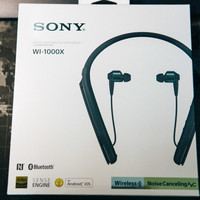 索尼 WI-1000X 颈挂蓝牙入耳式耳机外观展示(按钮|logo|充电线)