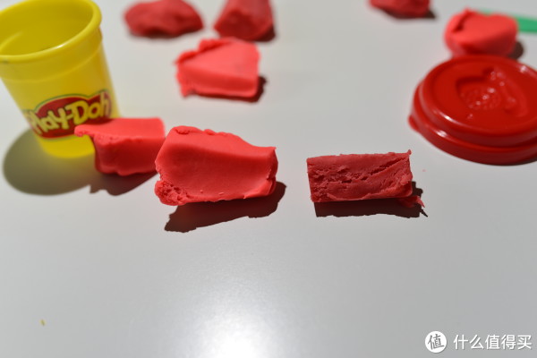 对比很明显 培乐多的细腻些 绘儿乐的感觉粗糙
