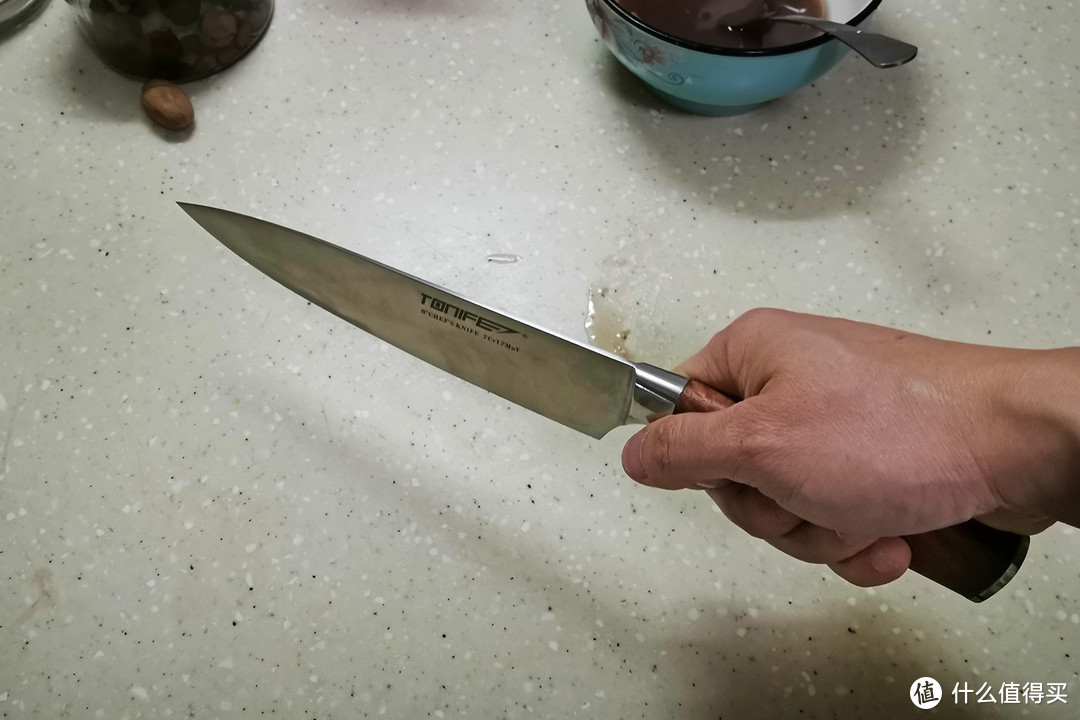 在厨房享受丝滑切割——途耐锋锐8寸主厨刀