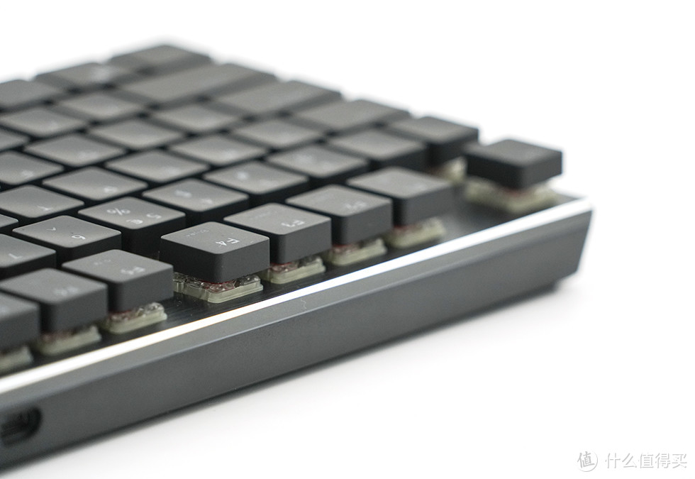 大约一个硬币厚 酷冷至尊SK630樱桃矮轴机械键盘开箱体验