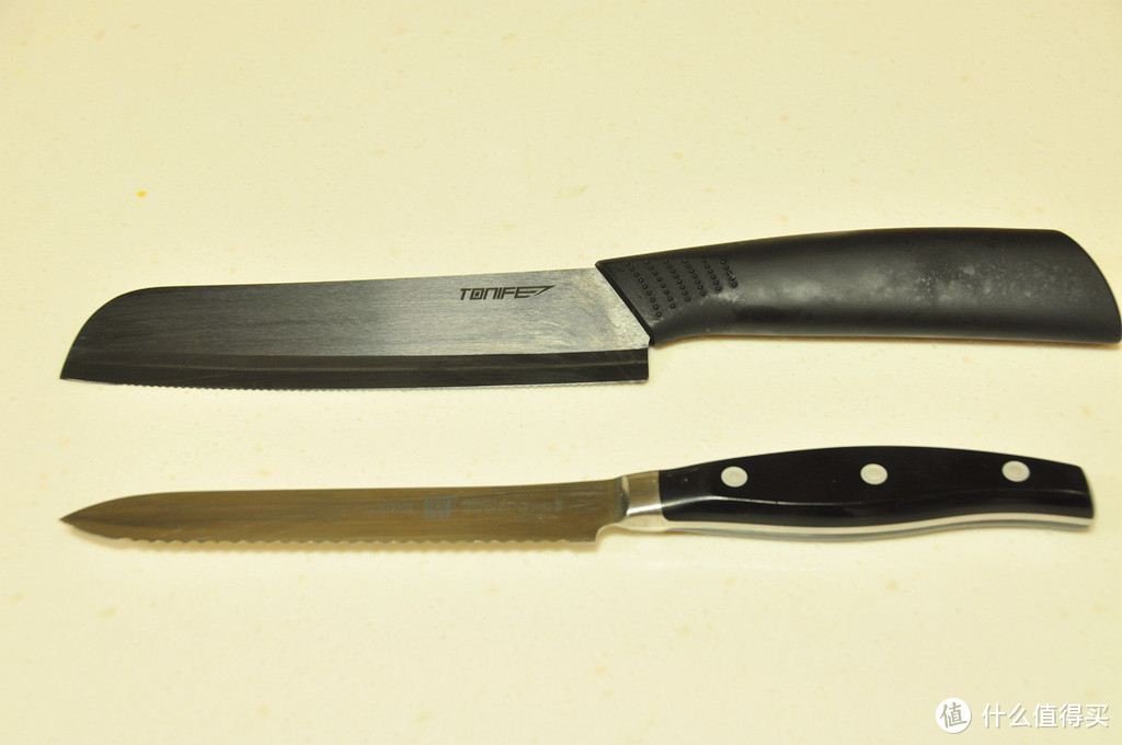 切面包你用对刀了吗？TONIFE途耐清雅6寸锯齿切割陶瓷刀体验