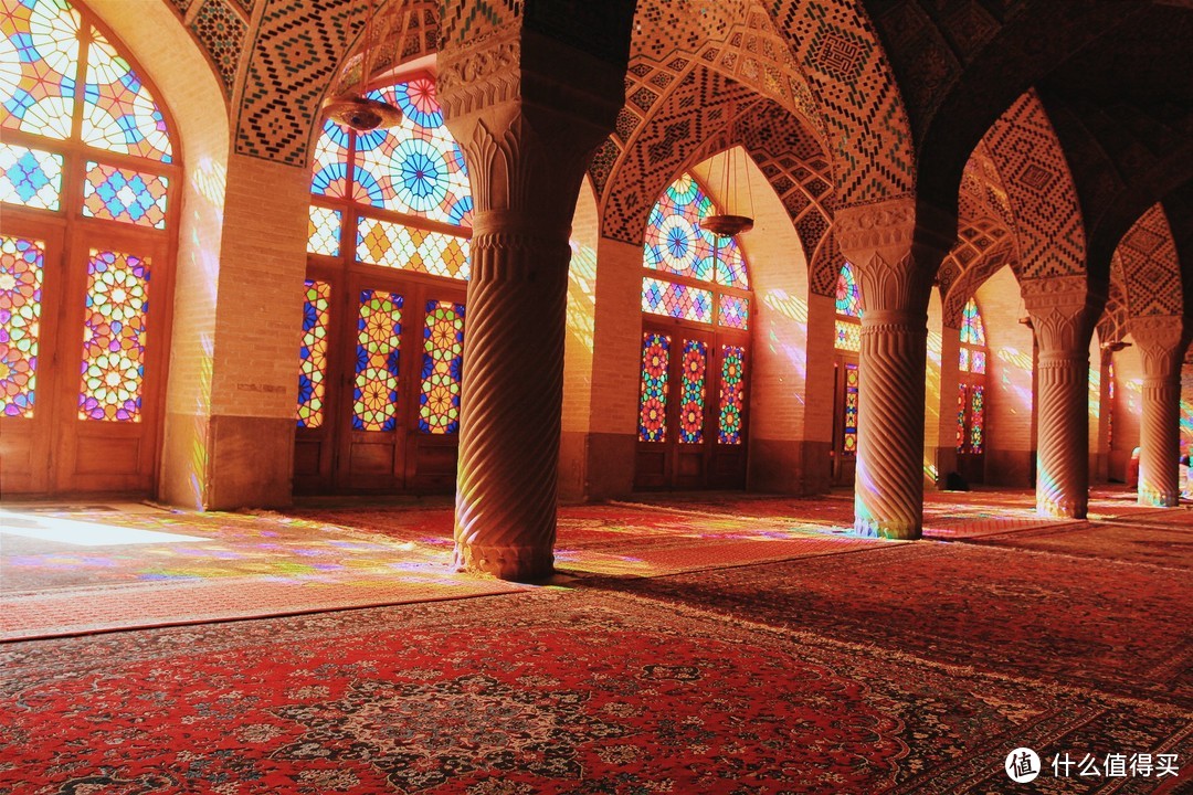 这个清真寺的祈祷厅世界前三美