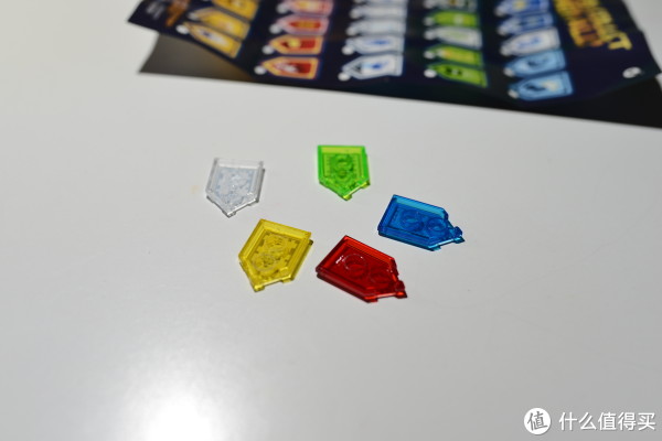 背面是这样的，透明件为基底。