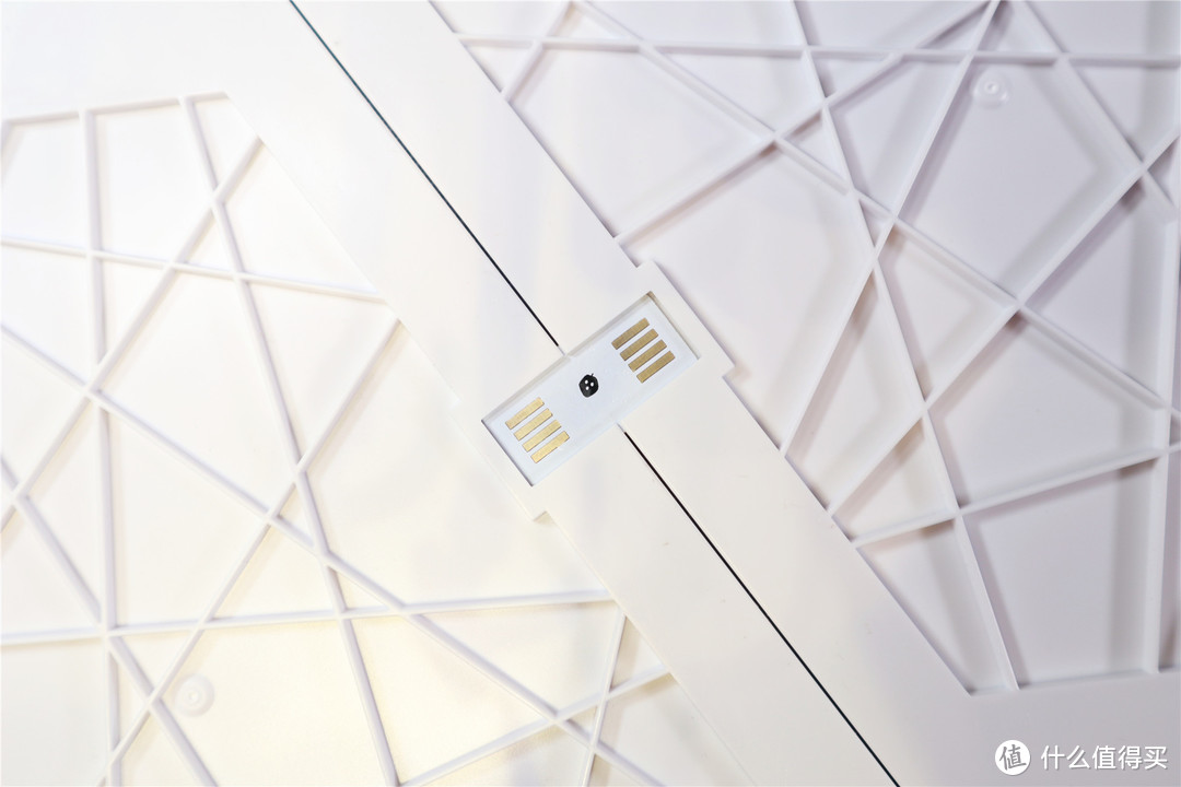 给游戏室墙面加个灯光 Nanoleaf 奇光板 开箱