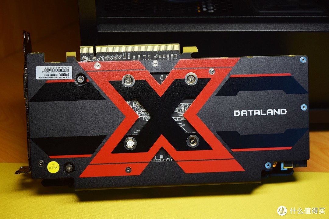 迪兰RX580 2048SP 4G X-Serial战将i7-8700与R5 2400G双平台体验点评