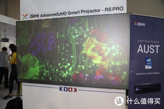 更高清视觉冲击！极米CES2019亮相4K无屏电视新品极光RS Pro