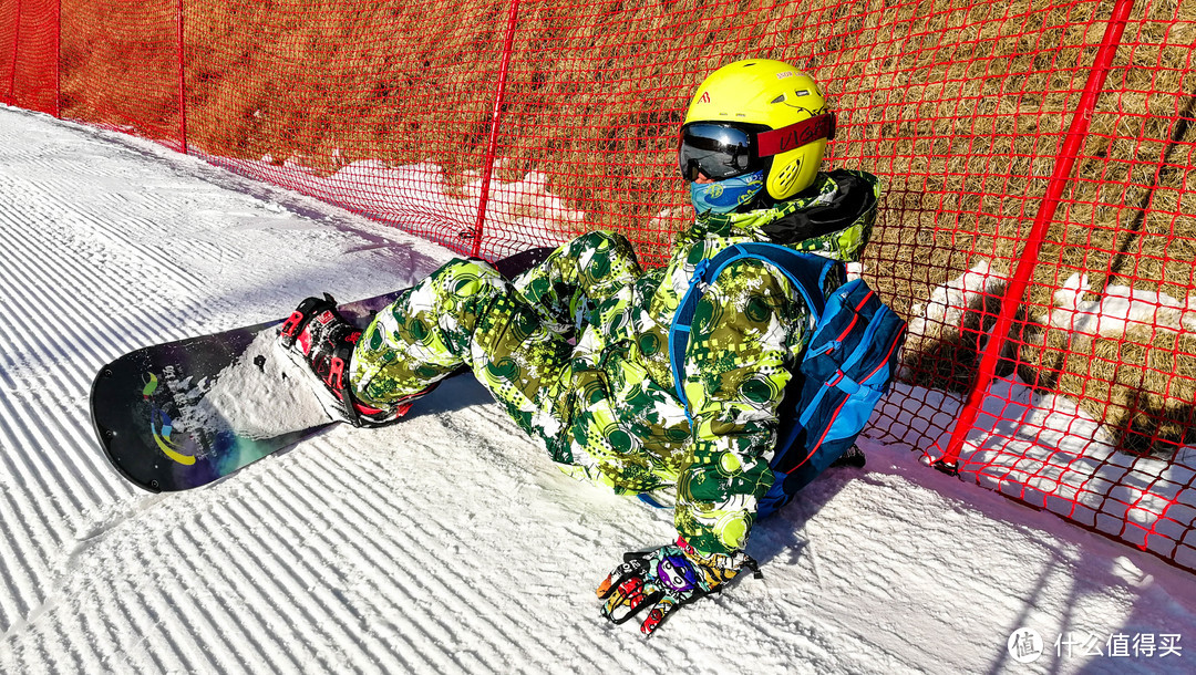 白色雪道上的绿色“忍者”——St. Bonalt 圣伯纳 雪服套装测评