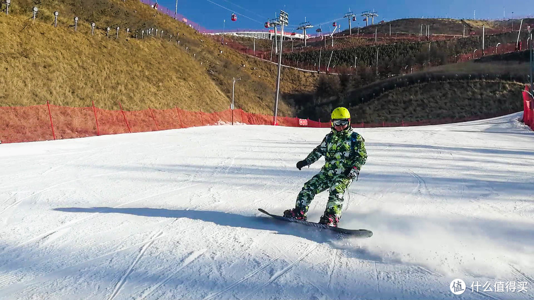 白色雪道上的绿色“忍者”——St. Bonalt 圣伯纳 雪服套装测评