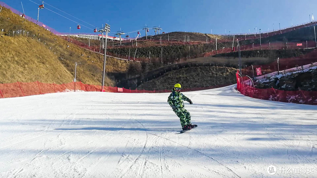 白色雪道上的绿色“忍者”——St. Bonalt 圣伯纳 雪服套装测评