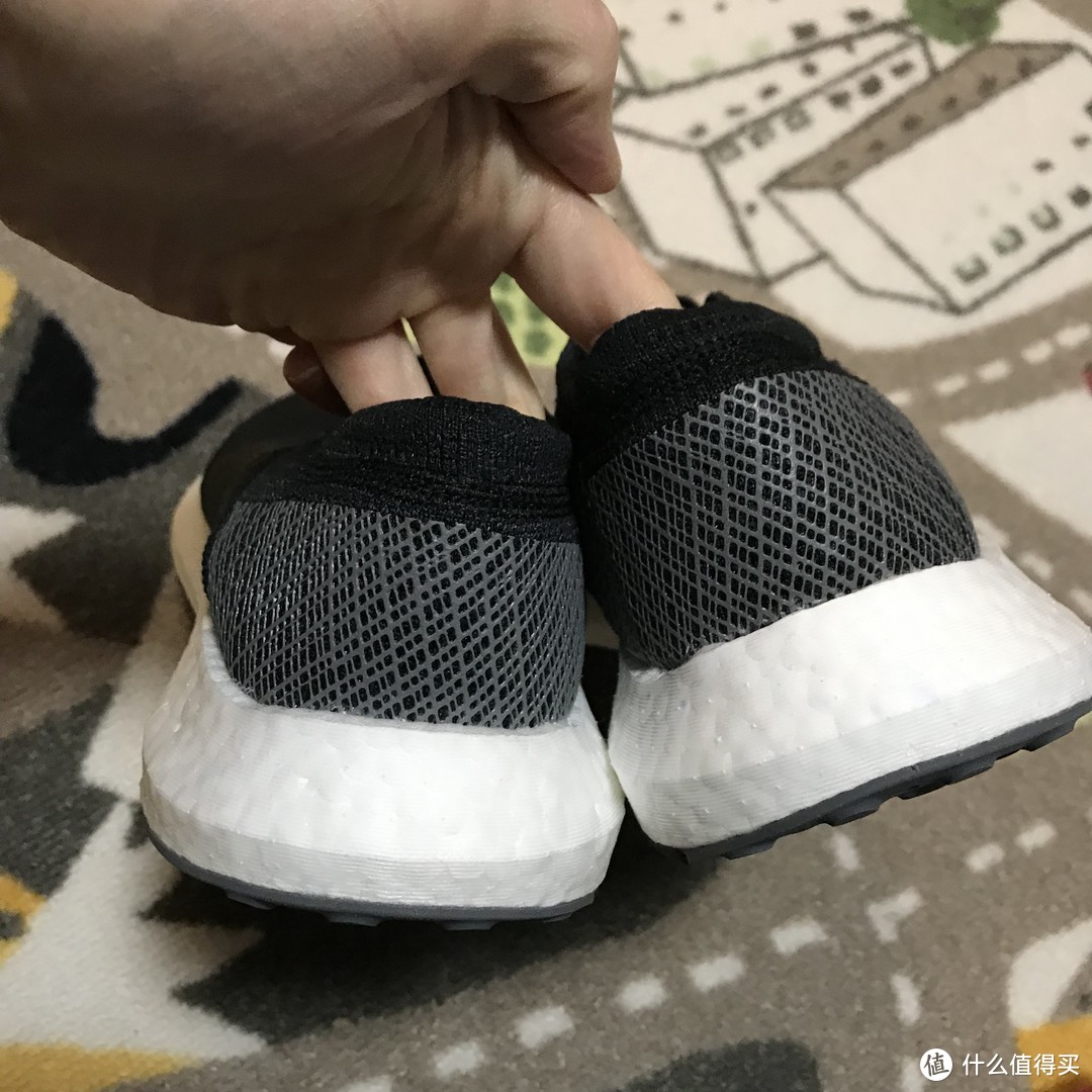 价格低支撑弱！只能随便穿穿的Adidas PureBOOST GO