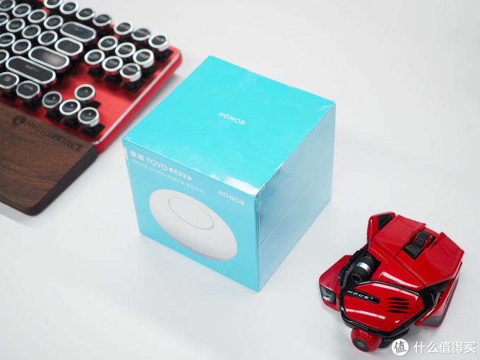 可玩年的荣耀YOYO智能音箱,除了免费打电话,这些功能你也要了解