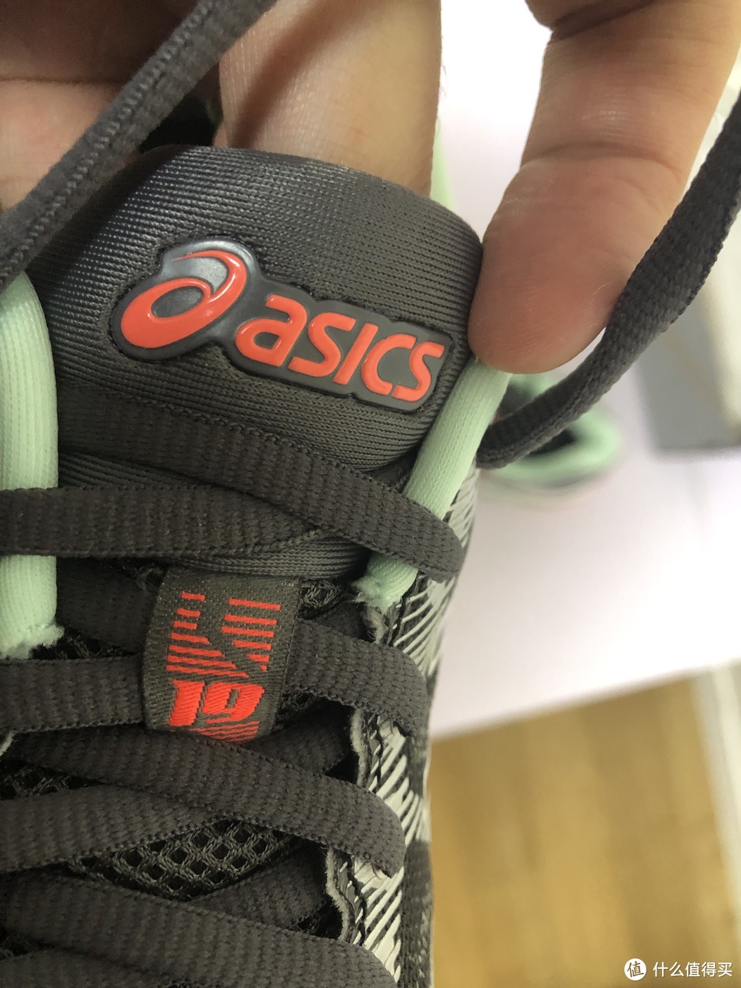 Asics 亚瑟士 Gel-Nimbus 19 跑鞋开箱（顺带浅谈一下Gel-Nimbus 21）