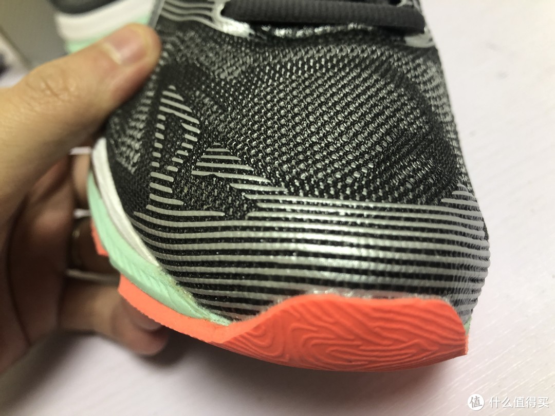 Asics 亚瑟士 Gel-Nimbus 19 跑鞋开箱（顺带浅谈一下Gel-Nimbus 21）