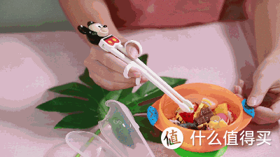 4款学习训练筷测评，哪款能夹起宝宝的菜！它真的有必要吗！
