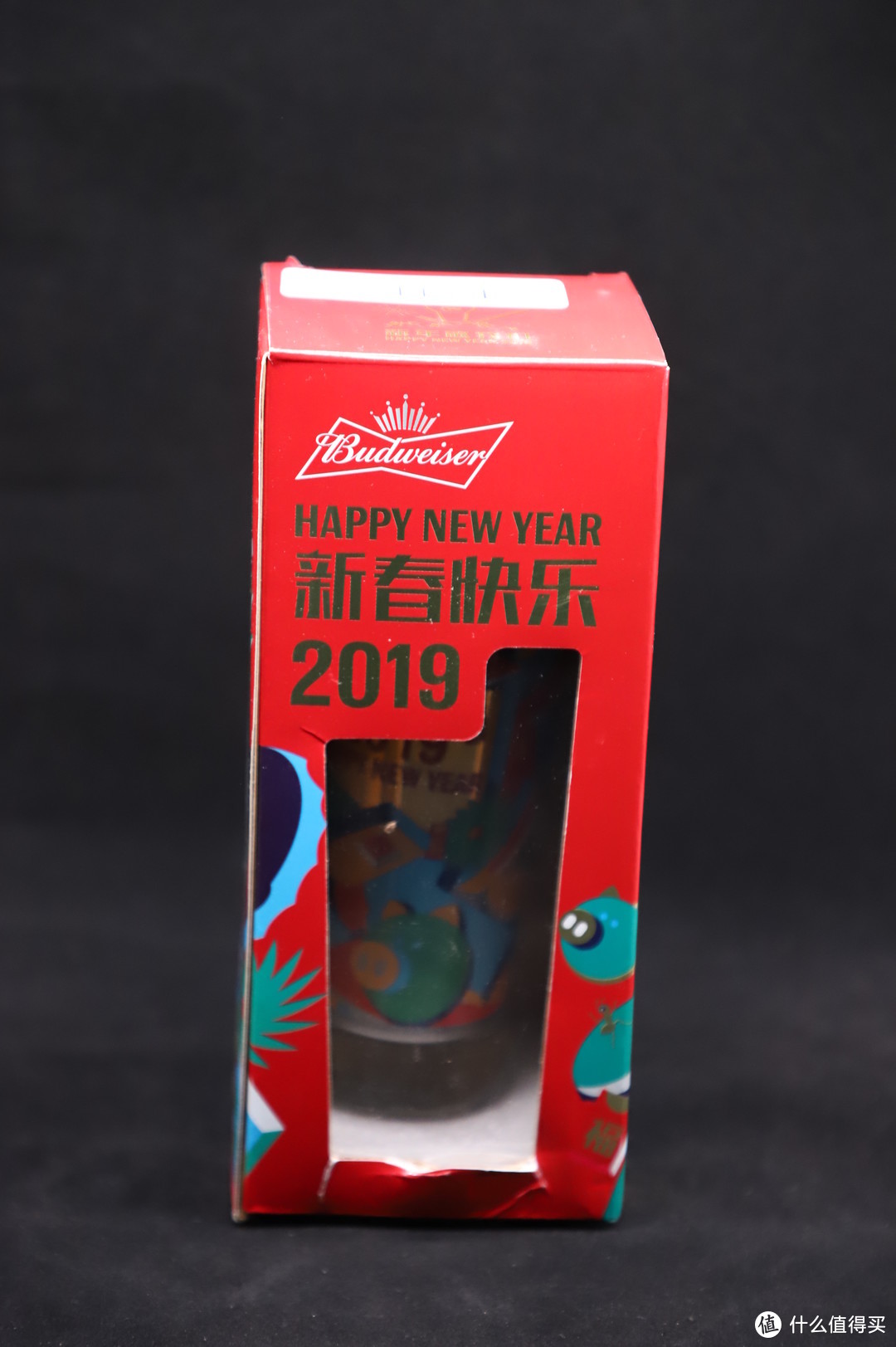 百威啤酒 “限量”新春快乐礼盒——2019 新年敬自己。
